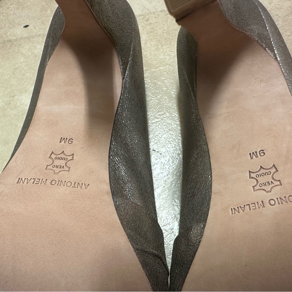 Antonio Melani size 9 gold heels 3 1/2” dry good condition - Picture 7 of 8